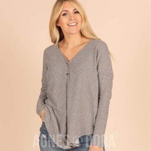 Agnes & Dora Weekend Sweater Top Long Sleeve Button Stripe Size Small (4-6) NWT